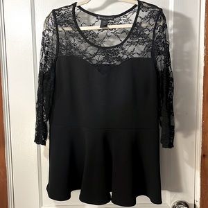 Fashion to Figure Lace Long Sleeve Peplum Top Size 2X